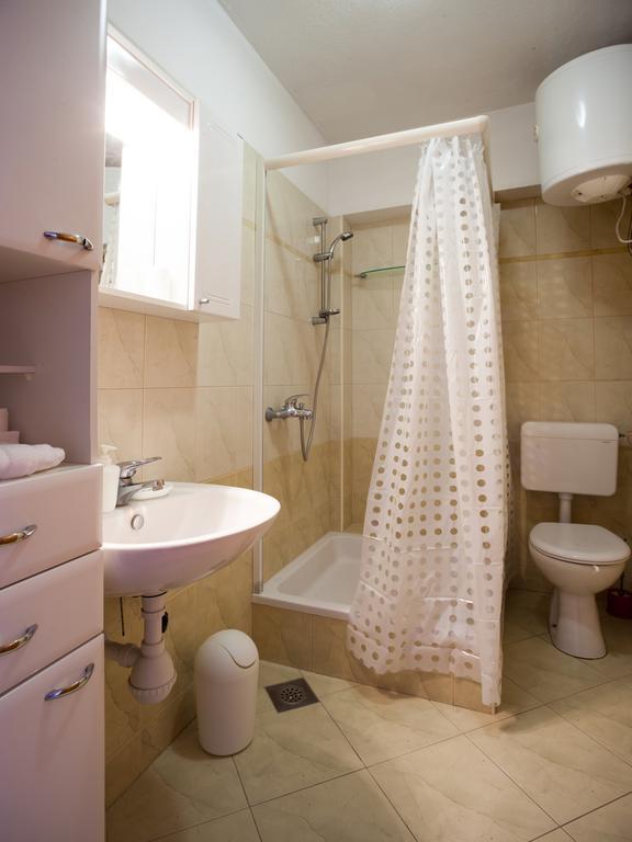 Apartments Fiona - Away From City Crowds Makarska Habitación foto